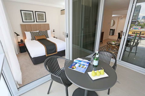 Alex Perry Hotel and Apartments - Accommodation Gold Coast 2