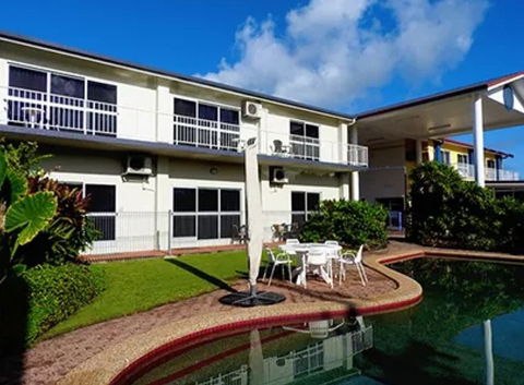 Barrier Reef Motel - Accommodation Gold Coast 0