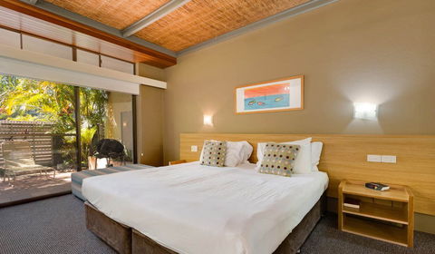 Nautilus Beachfront Villas & Spa - Accommodation Gold Coast 1