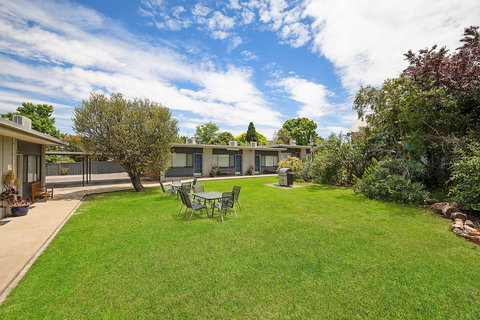 Hamilton Lakeside Motel - 1 Gold Coast 1