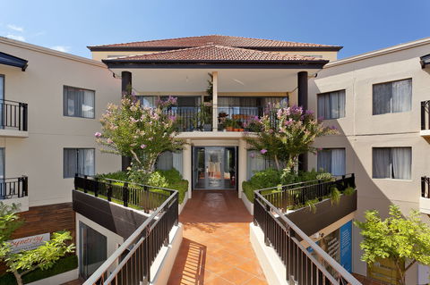 Astra Apartments The Griffin - Accommodation Gold Coast 2