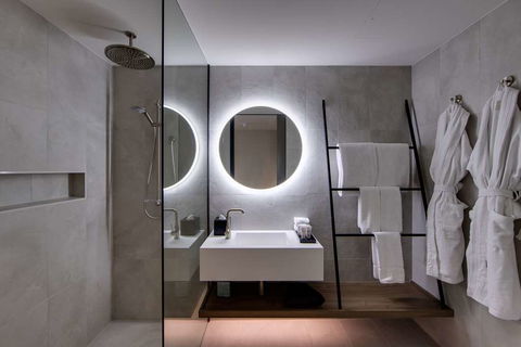 Oval Hotel - Accommodation Gold Coast 2