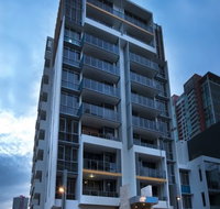 Meriton Suites Southport - 1 Gold Coast