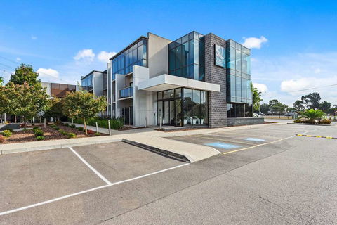 Quality Inn Taylors Lakes Motel - Accommodation Gold Coast 1