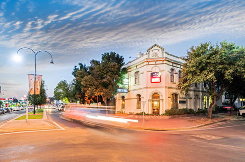 Prince Of Wales Motor Inn - Gold Coast 4U 0