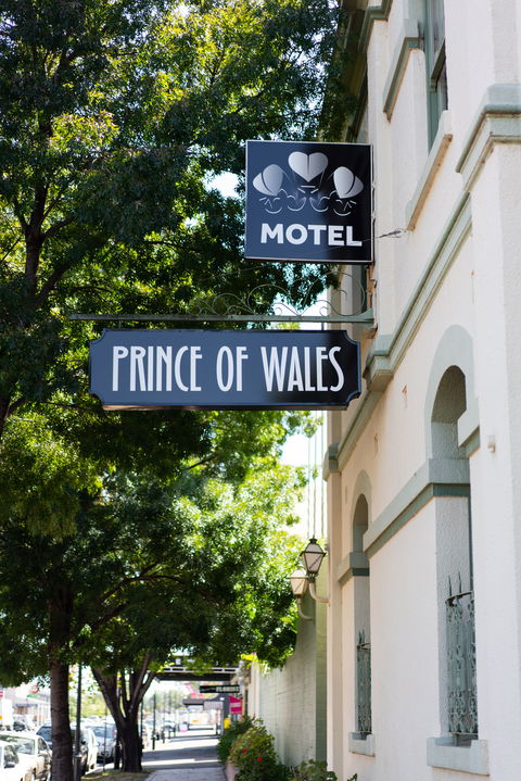Prince Of Wales Motor Inn - Gold Coast 4U 1