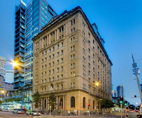 MacArthur Chambers - Accommodation Gold Coast 0