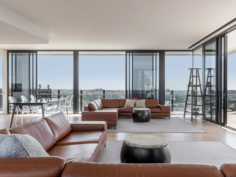 The Johnson - Art Series - Accommodation Gold Coast 3