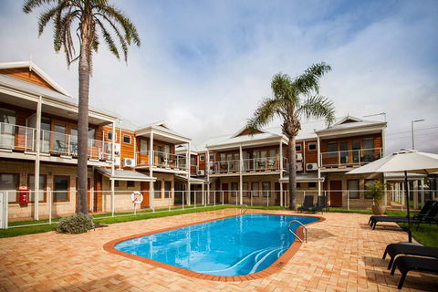 Royal Palms Resort by Nightcap - 1 Gold Coast 8