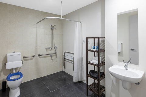 Meriton Serviced Apartments North Sydney - Gold Coast 4U 0