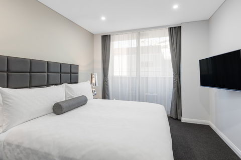 Meriton Serviced Apartments North Sydney - Gold Coast 4U 3