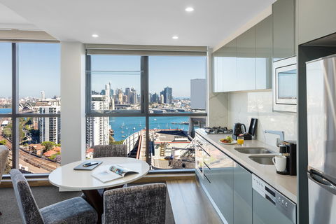 Meriton Serviced Apartments North Sydney - Gold Coast 4U 6