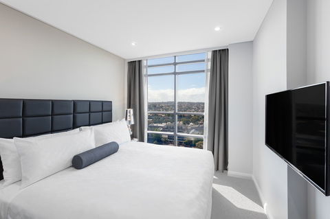 Meriton Serviced Apartments North Sydney - Gold Coast 4U 7