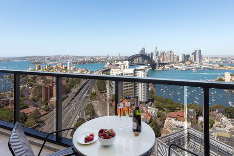 Meriton Serviced Apartments North Sydney - Gold Coast 4U 13