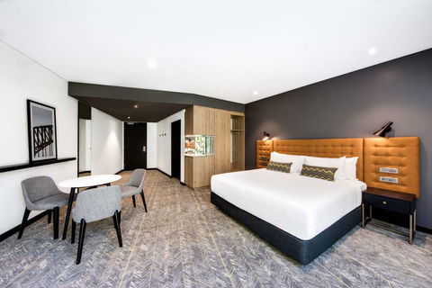 Vibe Hotel North Sydney - Gold Coast 4U 12