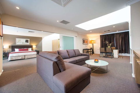 Ramada Hotel & Suites Sydney Cabramatta - Accommodation Gold Coast 6