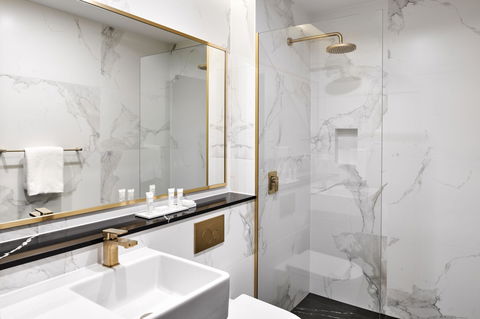 Crowne Plaza Sydney Burwood - Gold Coast 4U 6