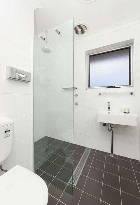 Forrest Hotel & Apartments - Gold Coast 4U 5