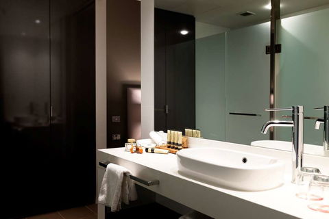 East Hotel - Accommodation Gold Coast 6