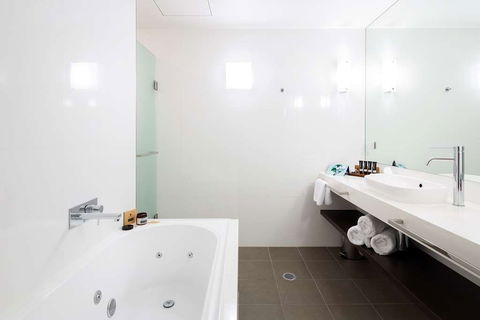 East Hotel - Accommodation Gold Coast 14