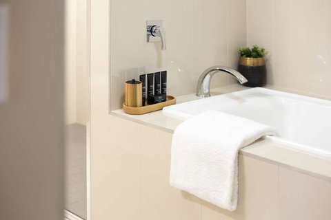 H on Smith Hotel - 1 Gold Coast 3