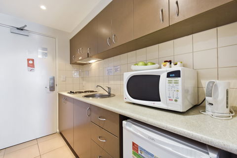 Metro Advance Apartments & Hotel - Gold Coast 4U 6