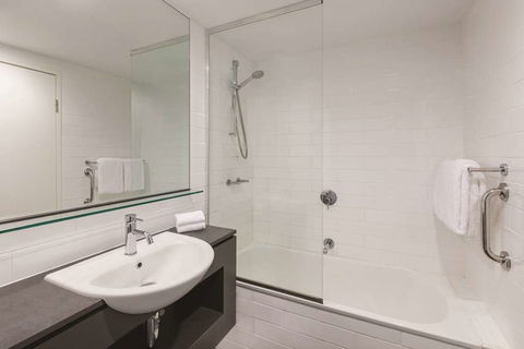 Vibe Hotel Darwin Waterfront - Gold Coast 4U 5