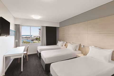 Vibe Hotel Darwin Waterfront - Gold Coast 4U 6