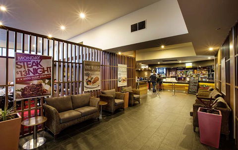 Nightcap At Keysborough Hotel - Gold Coast 4U 1