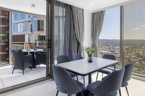 Meriton Suites George St - Accommodation Gold Coast 2