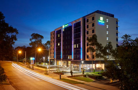 Holiday Inn Express Sydney Macquarie Pk - Gold Coast 4U 0