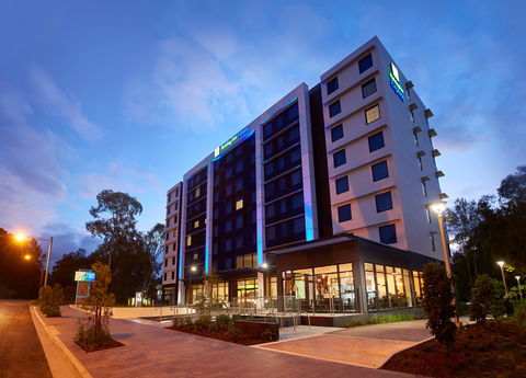 Holiday Inn Express Sydney Macquarie Pk - Gold Coast 4U 1
