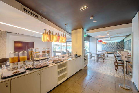 Royal Pacific Hotel - Gold Coast 4U 1