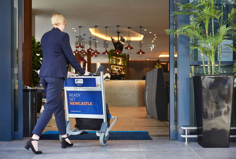 Holiday Inn Express Newcastle - Gold Coast 4U 2