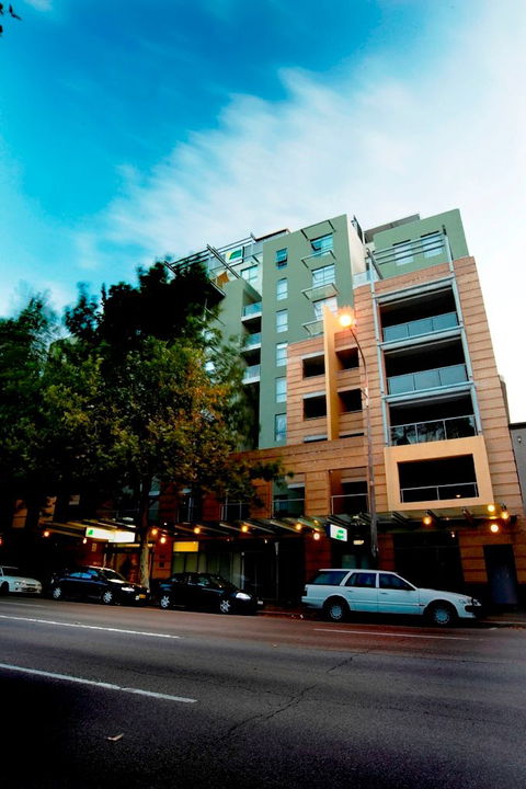 Quest Newcastle - Gold Coast 4U 0