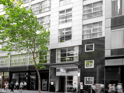 Mantra 100 Exhibition - Accommodation Gold Coast 0