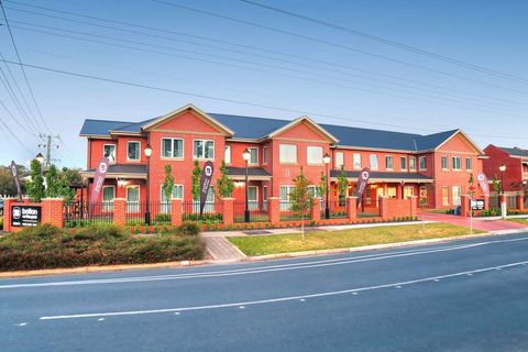 Best Western Plus Bolton On The Park - Accommodation Gold Coast 0