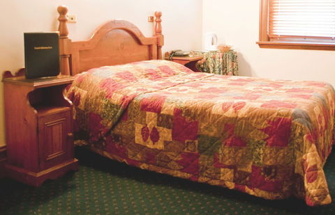 O'Malleys Hotel - Accommodation Gold Coast 1