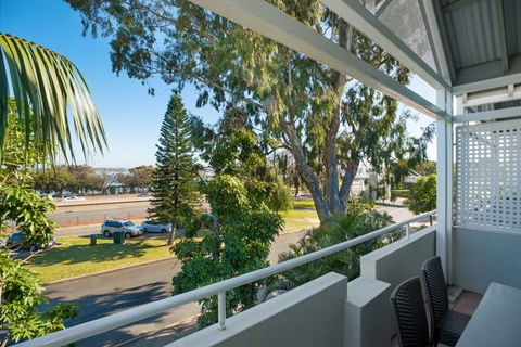 Broadwater Resort Apartments - Gold Coast 4U 1