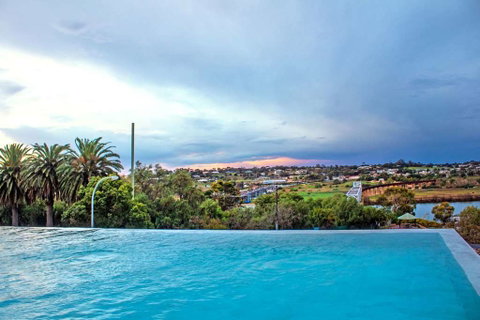 Bridgeport Hotel - Accommodation Gold Coast 2