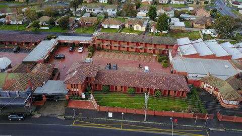 Sovereign Park Motor Inn - Gold Coast 4U 1