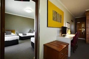 Sovereign Park Motor Inn - Gold Coast 4U 2