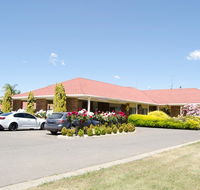 Pines Country Club Motor Inn - Accommodation Gold Coast