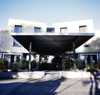 Golden Pebble Hotel - Accommodation Gold Coast