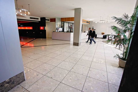 Golden Pebble Hotel - Accommodation Gold Coast 10