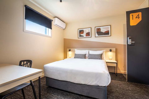 Nightcap at Manhattan Hotel - Accommodation Gold Coast 12