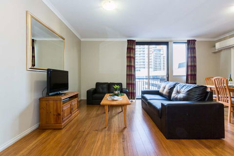 Mont Clare Boutique Apartments - Accommodation Gold Coast 8