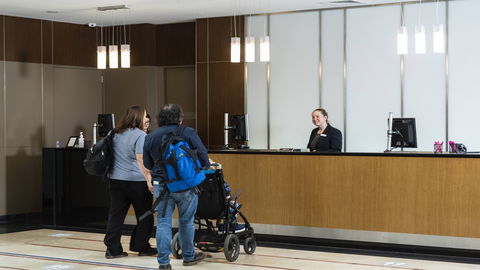 Crowne Plaza Canberra - Gold Coast 4U 3