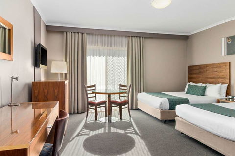 Quality Hotel Dickson - Accommodation Gold Coast 1