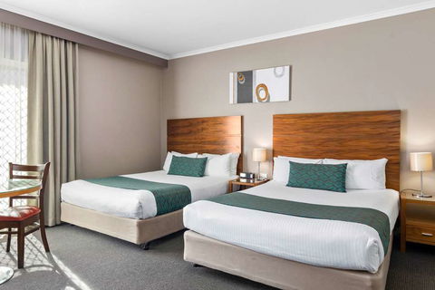 Quality Hotel Dickson - Accommodation Gold Coast 2